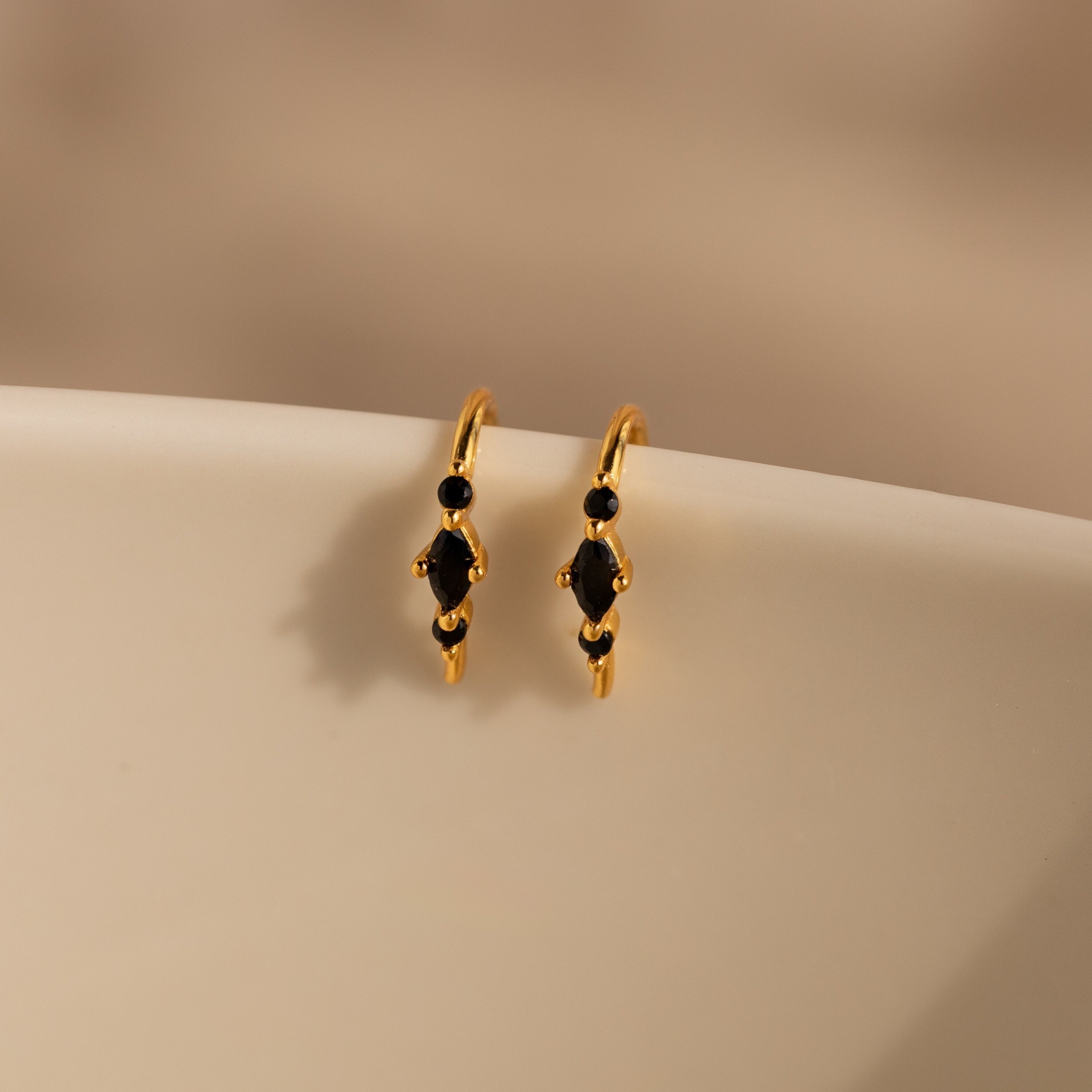 Captivating Elegance: Amaya Black Diamond Threader Earrings